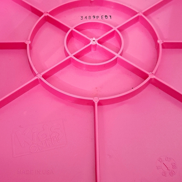 Kids Only Disney Pink Princesses Hard Plastic Bedside Table With Removable Legs - Picture 8 of 8